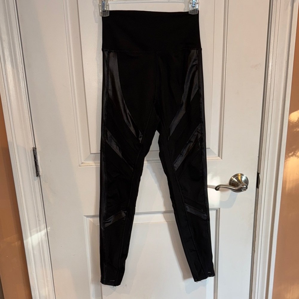 LA Society nylon spandex Black High-Waisted Leggings exercise pants Sz small